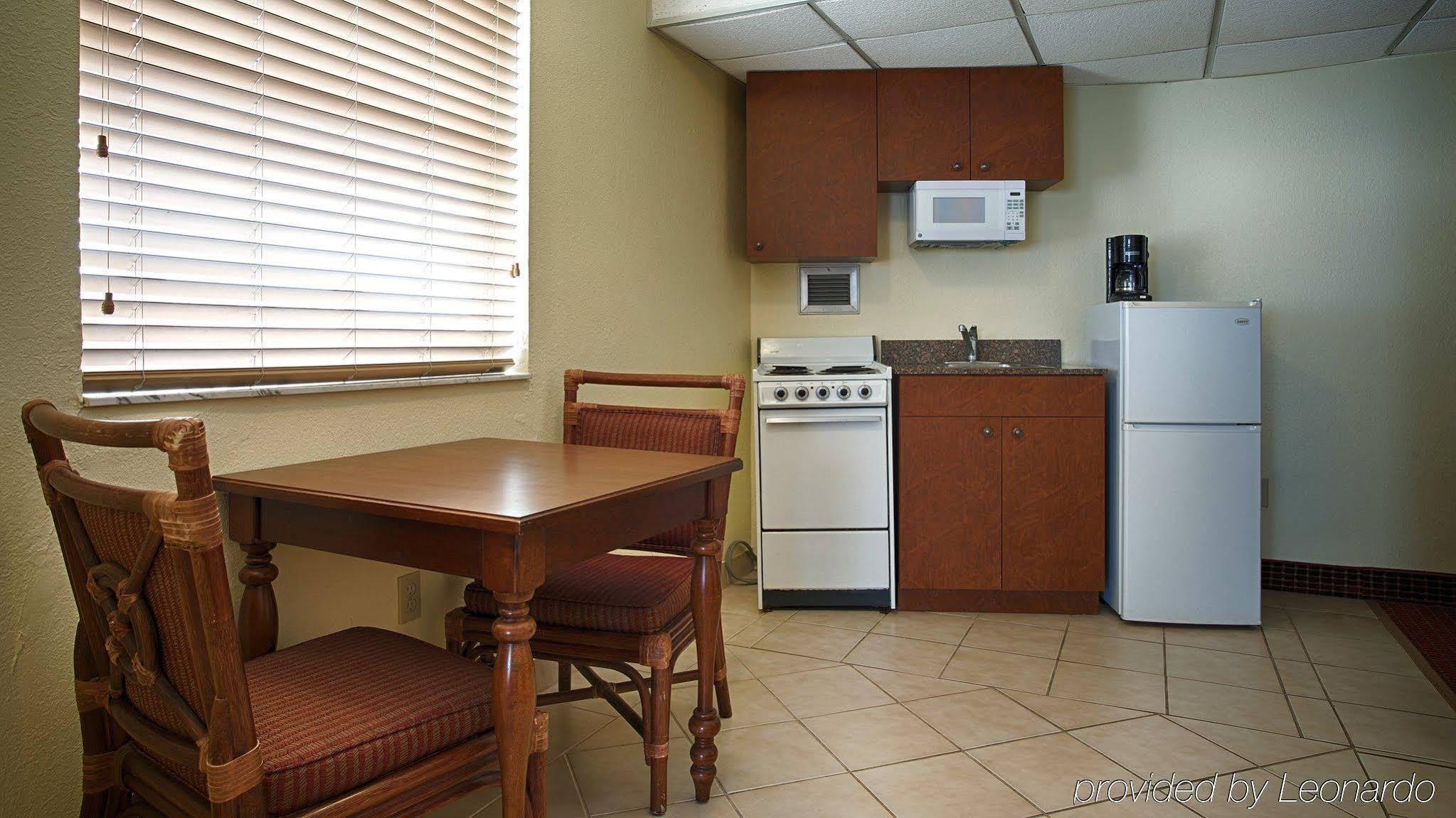 Best Western Aku Tiki Inn Daytona Beach Esterno foto
