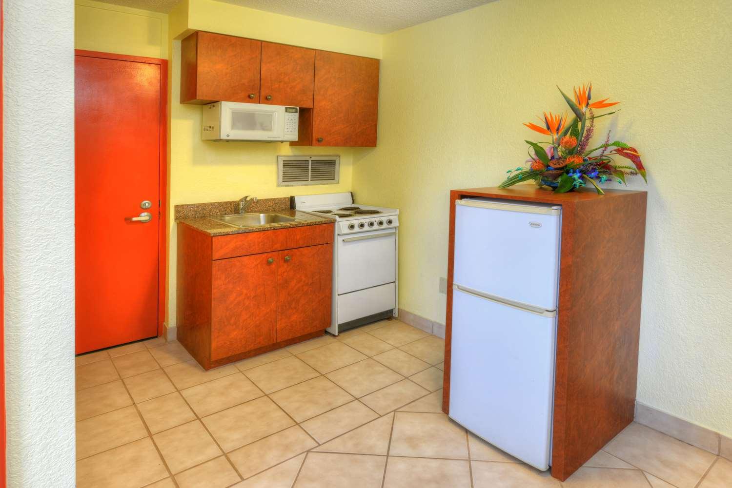 Best Western Aku Tiki Inn Daytona Beach Esterno foto